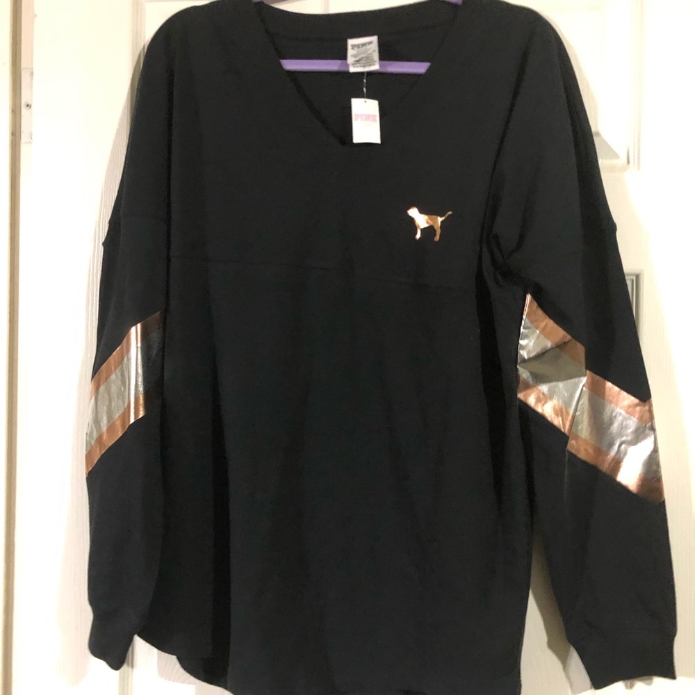 VS Pink long sleeved v-neck top